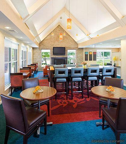 Residence Inn By Marriott Cedar Rapids Restaurace fotografie